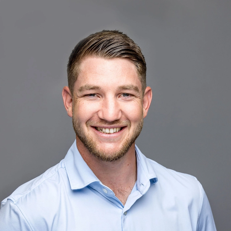Dan roots Headshot
